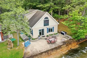 Beautiful Lakehouse - Image 2