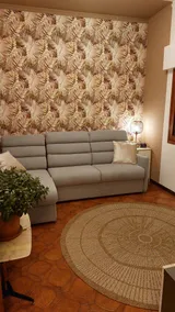 Villa Angela, spacious rooms and garden - Image 3