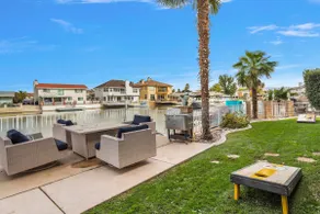 Lakefront Serenity Retreat - Image 4