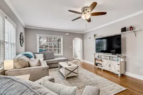 Near Downtown & UWL • King Beds • Dog Friendly - Image 5