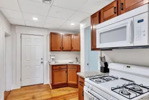 Uncle Sam's Hideaway |Workspace|Pet Friendly|WIFI - Image 3