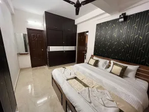 7. Ideal Luxury Stay AC(3BHK) 1600 sq feet. - Image 4
