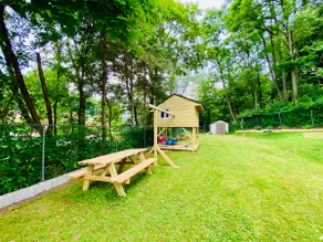 Sweet Home in Pitt w/King beds & Parking near City - Image 4