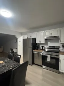 Spacious Downtown 3BR Home, 4bds - Image 4