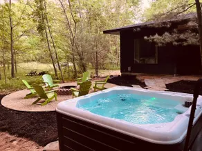 The sanctuary with hot tub, 15 min walk to beach ! - Image 2