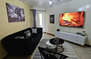 Stylish 1-bed Oasis! Rooftop Infinity Pool & Gym! - Image 2