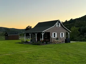 Cozy Cabin with Mini Goats & Hot tub Starlink WiFi - Image 2