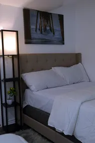 Luxury Chic 2BED End Unit in Central Brampton - Image 4