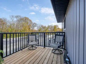 Bright 3 Bedroom Apartment - Image 2