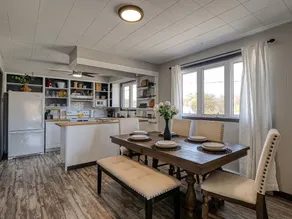Bright 3 Bedroom Apartment - Image 3