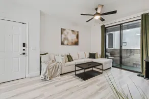 Huge Luxury 2Bdrm |Westgate District - Image 4