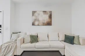 Huge Luxury 2Bdrm |Westgate District - Image 2