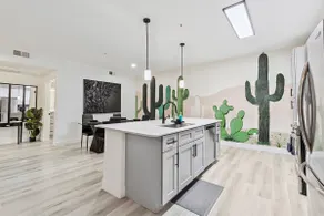 Huge Luxury 2Bdrm |Westgate District - Image 2