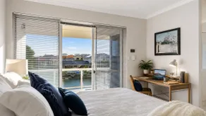 Waterfront Lifestyle Stay - Image 2