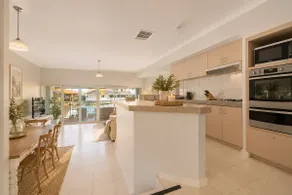 Waterfront Lifestyle Stay - Image 4