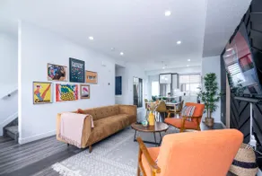 Modern House: AC|Garage|King Bed|Arcade|10m to WEM - Image 5