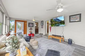 Charming & Updated 1867 Brick House Sleeps 12 - Image 5