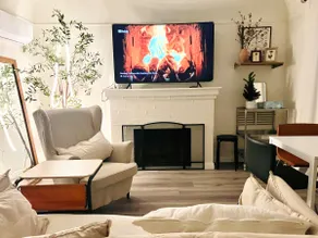 Cozy & Calm 2BR in Pasadena | Clean + Free Parking - Image 2