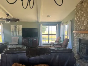 Blue Bell Lakeside Duplex(w/ 10ac pond/lake/pool) - Image 5