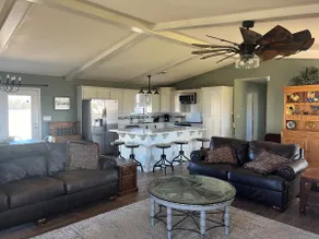 Blue Bell Lakeside Duplex(w/ 10ac pond/lake/pool) - Image 3