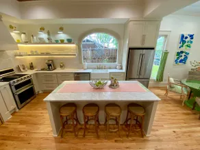 1883 Boutique Bungalow - Image 3