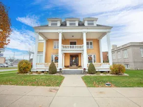15% off Summer Special | Mansion | Pet-Friendly - Image 2