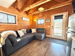 Maine Trailside Cozy Stay | King Suite | In Town - Image 5