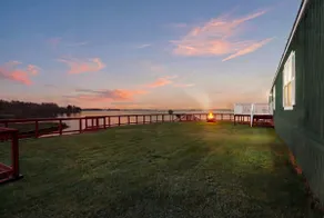 Lakefront Oasis with Private Hot Tub - Image 2
