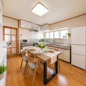 Max 29 ppl, Entire building, near ski resort,16 beds, 4 futons ,Washer and dryer!! - Image 2