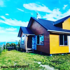 Cabin with a view of the mountains - Image 2