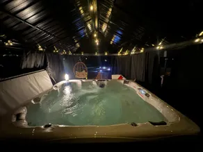 Large Groups ok! Hot Tub, Pickleball, Free Parking - Image 2