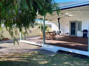 Sunflower Cottage - Lake View - Image 4