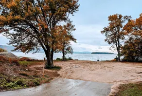 French Island w/Hot Tub, Kayak, Lake View, EV - Image 4