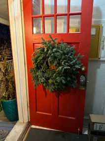 Lukie’s Red Door Retreat - Image 2