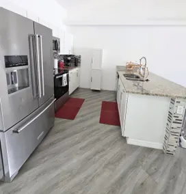 Modern , Cozy oasis , and Brand New . - Image 4