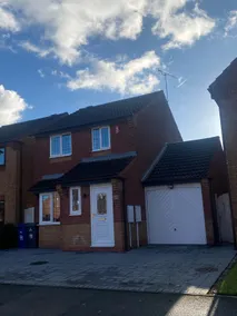 Lingfield House - Spacious 3 Bed Home From Home in Burton - Image 5