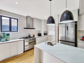 Luxurious Family home in Newlands with Pool - Image 4