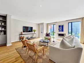 Luxurious Family home in Newlands with Pool - Image 2