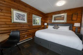 Tranquil Oceanview Cabin - Image 4