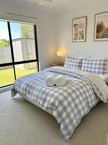 Cosy Home Away From Home - Image 4