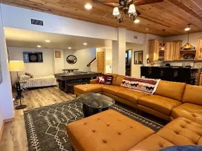 Mt. Lemmon Hotel Pet Friendly Cabin #3 - Image 3