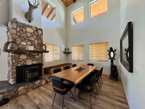 Mt. Lemmon Hotel Pet Friendly Cabin #3 - Image 4
