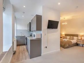 ”Derwent” Pet-Friendly Deluxe Double Apartment - Image 3
