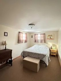 Spacious 2 Bedroom Apartment - Image 5