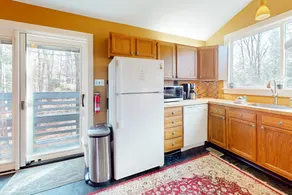 Dog-friendly 3BR with hot tub, firepit & woodstove - Image 5