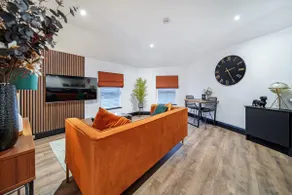 The Eden Loft: A Stylish Retreat - Image 2
