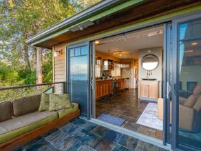 Treehouse with Bay Views & Beach Access - Image 4
