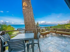 Treehouse with Bay Views & Beach Access - Image 3