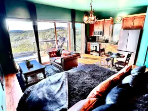 Romantic Couples Cabin with Private Hot Tub - Image 2