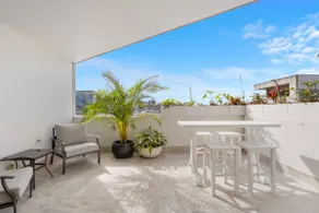 Hidden Oasis 2Bed-2Bath-1Car - 5 mins to CBD - Image 5